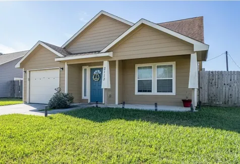 2113 W Gulf Street Baytown TX 77520