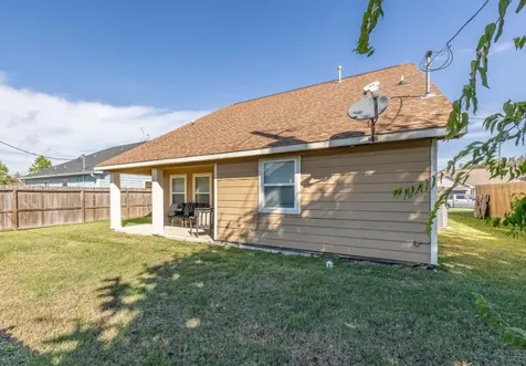 2113 W Gulf Street Baytown TX 77520