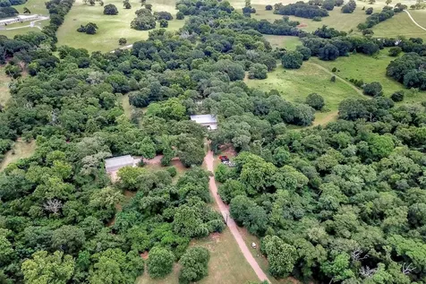 28030 Highway 6 Hempstead TX 77445