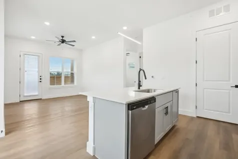 1601-702 Mustang Drive Marble Falls TX 78654