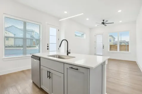 1601-702 Mustang Drive Marble Falls TX 78654