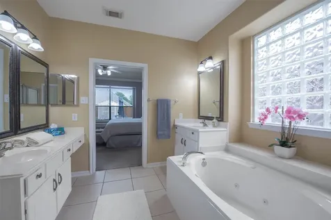 949 Autumn Brook Street Seabrook TX 77586