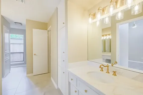 10727 Villa Lea Lane Houston TX 77071