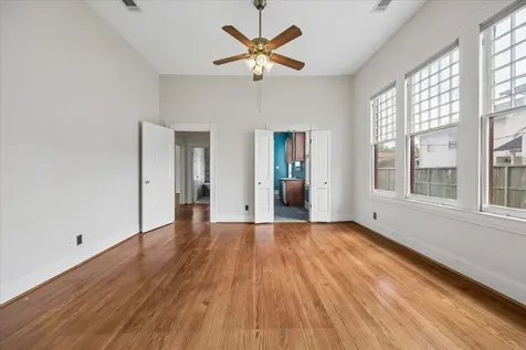 1846 Arlington Street Houston TX 77008