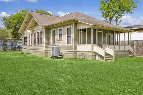 1846 Arlington Street Houston TX 77008