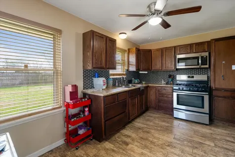 2423 Metz Street Houston TX 77034