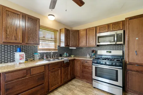 2423 Metz Street Houston TX 77034
