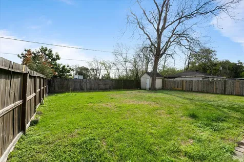 2423 Metz Street Houston TX 77034