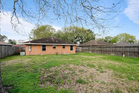 2423 Metz Street Houston TX 77034