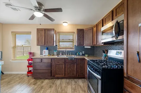 2423 Metz Street Houston TX 77034