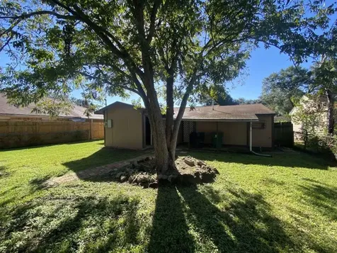 5939 Belarbor Street Houston TX 77033