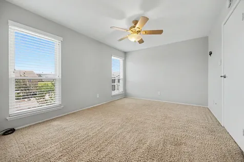 18511 Egret Bay Boulevard 511 Webster TX 77058