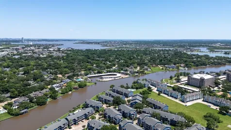 18511 Egret Bay Boulevard 511 Webster TX 77058