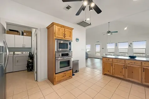 2416 Highway 87 Gilchrist TX 77617