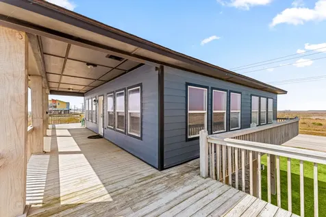2416 Highway 87 Gilchrist TX 77617