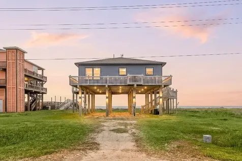 2416 Highway 87 Gilchrist TX 77617