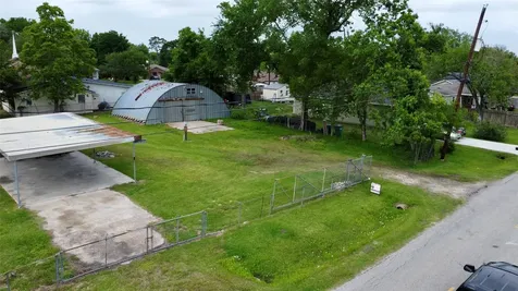 400 Dreamland Avenue Crosby TX 77532