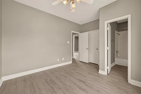 1107 Saint Charles Street Houston TX 77003