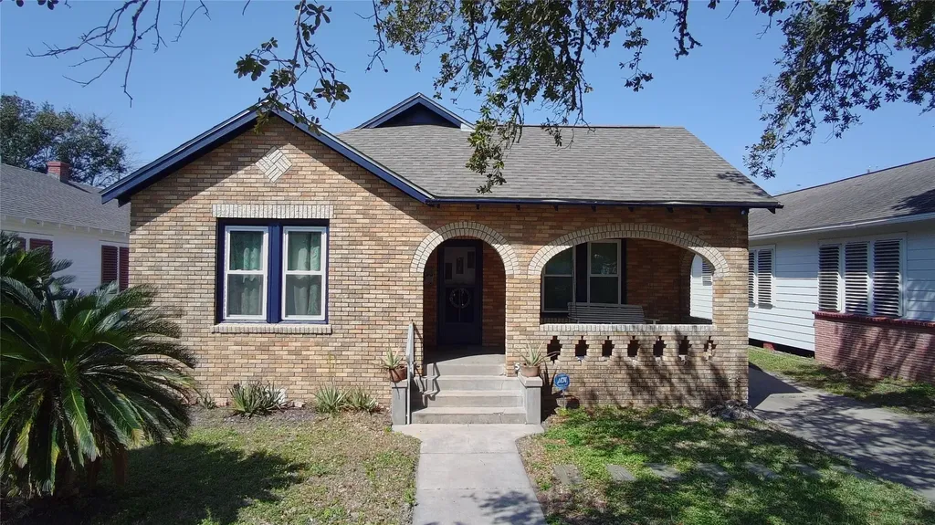 5018 Avenue P Galveston TX 77551
