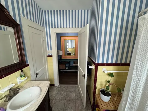 5018 Avenue P Galveston TX 77551