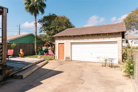 5018 Avenue P Galveston TX 77551