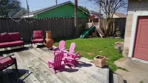 5018 Avenue P Galveston TX 77551