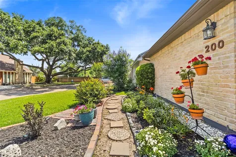 200 Old Bridge Lake Houston TX 77069