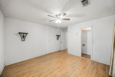 222 E James Street Baytown TX 77520