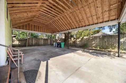 222 E James Street Baytown TX 77520