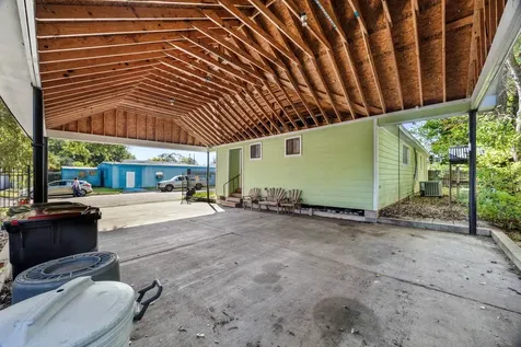 222 E James Street Baytown TX 77520