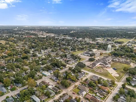 222 E James Street Baytown TX 77520
