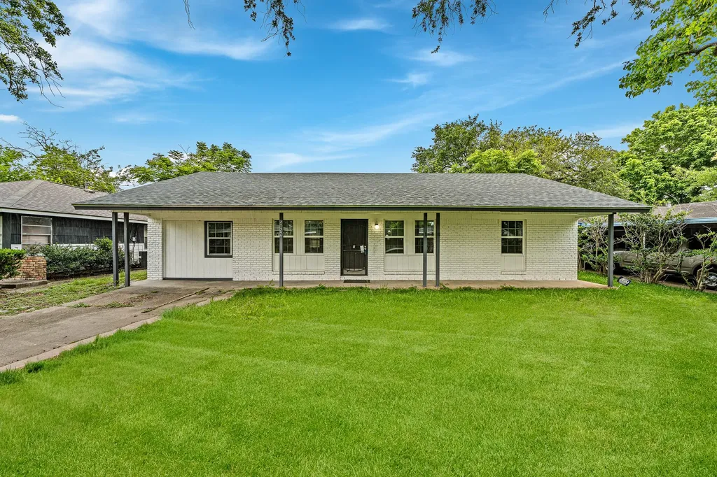 5859 Flamingo Drive Houston TX 77033
