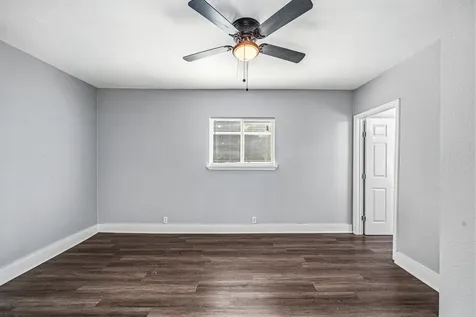 5859 Flamingo Drive Houston TX 77033