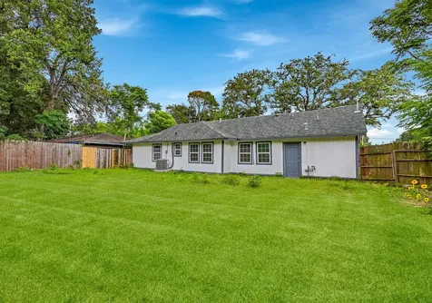 5859 Flamingo Drive Houston TX 77033