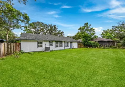 5859 Flamingo Drive Houston TX 77033