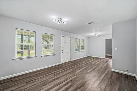 5859 Flamingo Drive Houston TX 77033