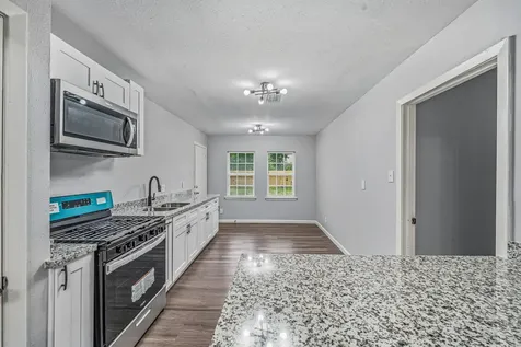 5859 Flamingo Drive Houston TX 77033