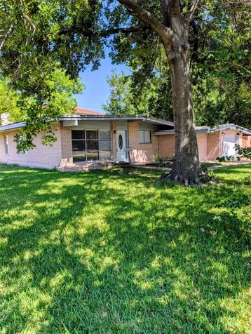 146 W Brenda Street Houston TX 77076