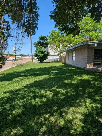 146 W Brenda Street Houston TX 77076