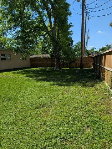 146 W Brenda Street Houston TX 77076