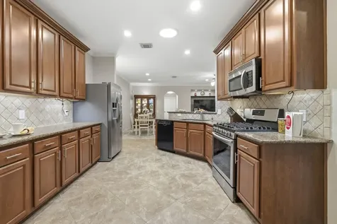 194 W Kentwick Place Conroe TX 77384