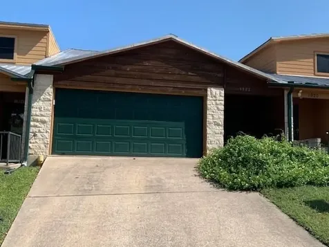 1922 20th Street Huntsville TX 77340