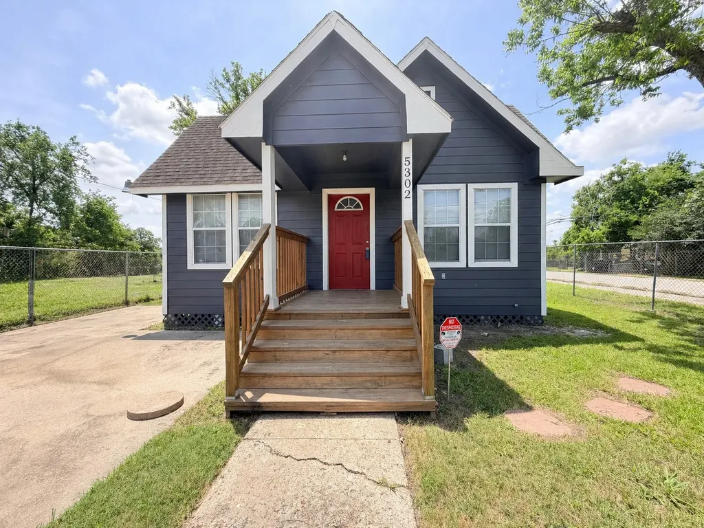 5302 Clay Street Houston TX 77023