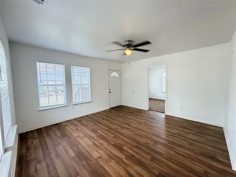 5302 Clay Street Houston TX 77023