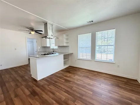 5302 Clay Street Houston TX 77023