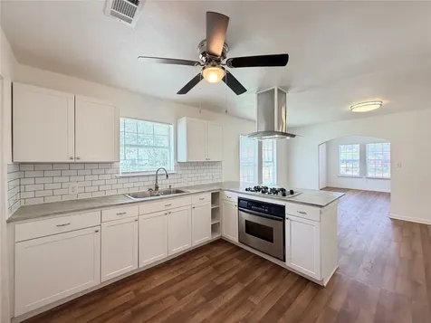 5302 Clay Street Houston TX 77023