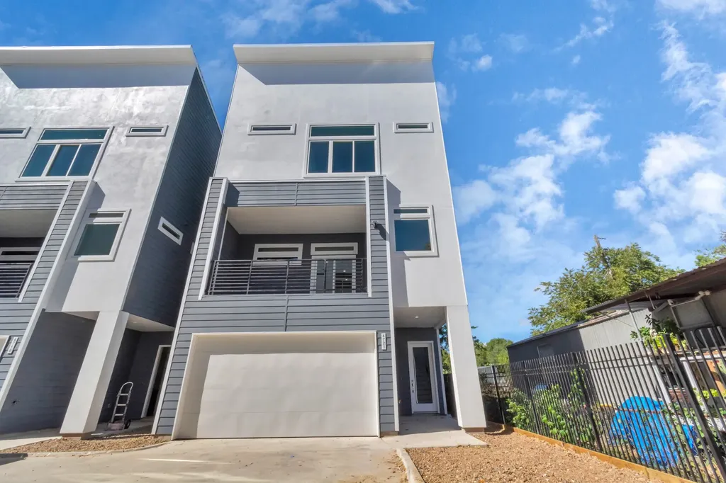 4721 Independence Heights Lane Houston TX 77018