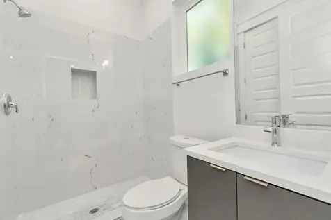 4721 Independence Heights Lane Houston TX 77018