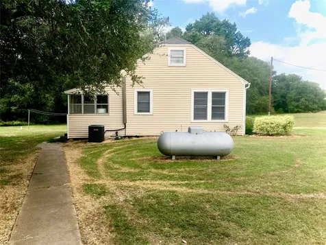 4700 Fm 2502 Road Burton TX 77835