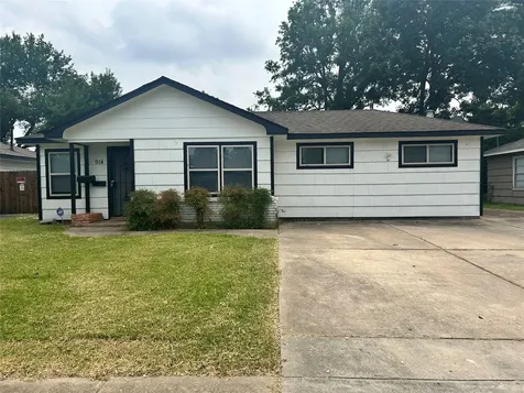 914 Elton Street Houston TX 77034
